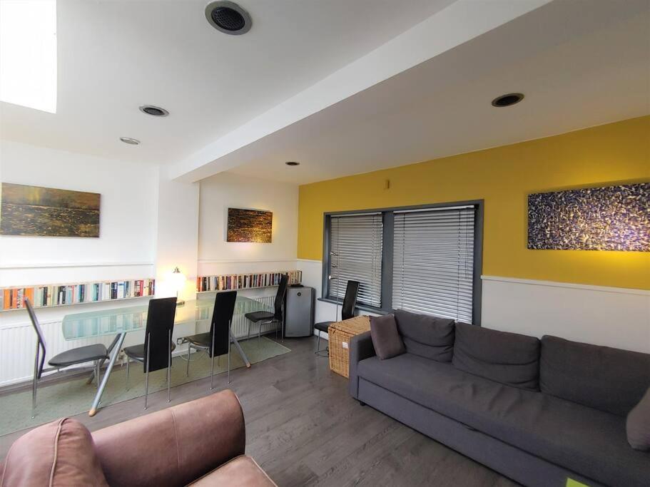Stylish Apartment Near Carnaby Street, Sleeps 4. London Eksteriør bilde