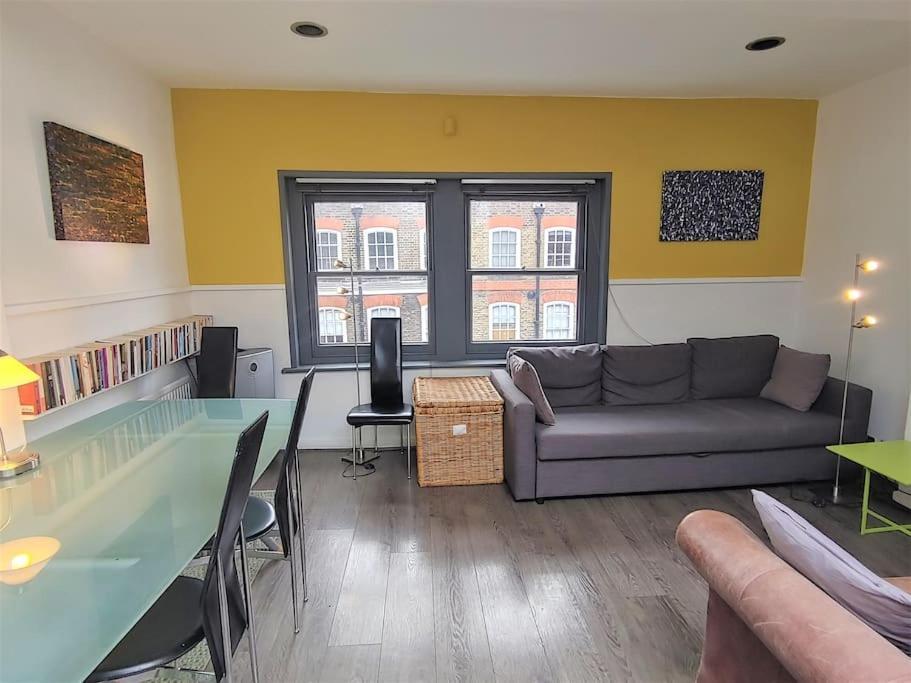 Stylish Apartment Near Carnaby Street, Sleeps 4. London Eksteriør bilde
